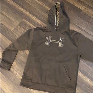 Like new under armor sweatshirt